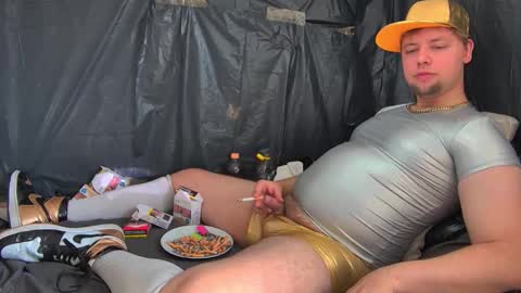 Snapshot of cravingboy chatting on 09/20/25, 11:33 robin online show from 09/20/25, 11:33