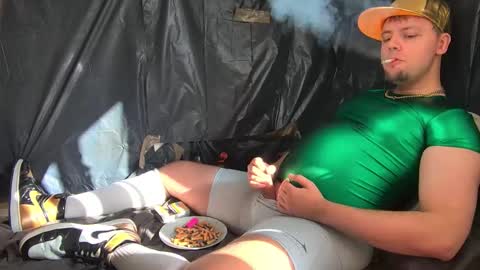 Snapshot of cravingboy chatting on 10/04/25, 01:20 robin online show from 10/04/25, 01:20