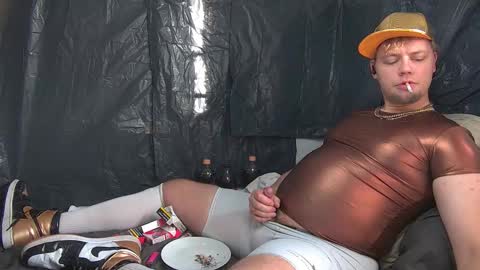 Snapshot of cravingboy chatting on 10/31/25, 02:29 robin online show from 10/31/25, 02:29