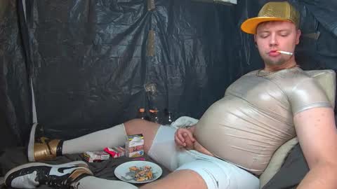 Snapshot of cravingboy chatting on 11/07/25, 06:30 robin online show from 11/07/25, 06:30