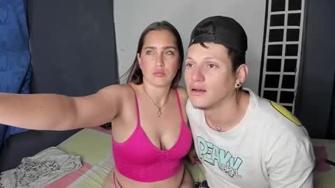 Snapshot of crazy_acouple_donpillo chatting on 02/15/25, 09:04 crazy_acouple_donpillo online show from 02/15/25, 09:04