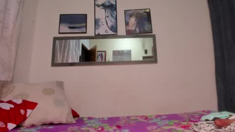 Snapshot of crazy_addixtion chatting on 01/12/25, 09:51 SOFIA . I dont have any social networks except INSTAGRAM SNAPCHAT and ONLYFANS Everything else is fake dont believe it online show from 01/12/25, 09:51