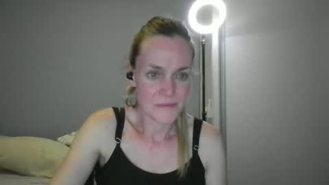 Anny online show from 12/15/25, 12:37