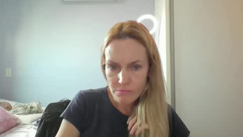 Anny online show from 04/30/26, 10:54