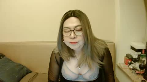 Snapshot of crazychika chatting on 03/01/25, 08:42 Kelly online show from 03/01/25, 08:42