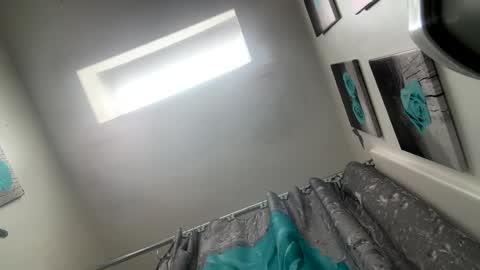 Snapshot of crazydill28 chatting on 09/10/25, 04:40 crazydill28 online show from 09/10/25, 04:40