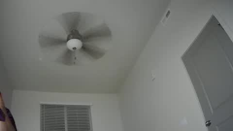 Snapshot of crazyguy777x chatting on 11/16/25, 04:40 crazyguy777x online show from 11/16/25, 04:40