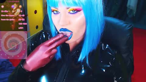 Snapshot of crazypinkyball chatting on 10/22/25, 02:50 Roxy online show from 10/22/25, 02:50