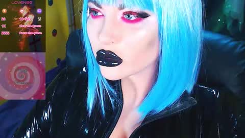 Snapshot of crazypinkyball chatting on 11/06/25, 02:29 Roxy online show from 11/06/25, 02:29