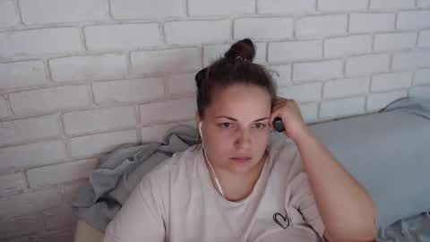 Crazyy Girl  online show from 10/23/25, 03:00