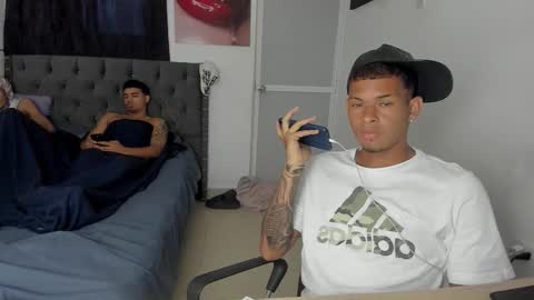 crazzy_master1 online show from 04/06/26, 09:27