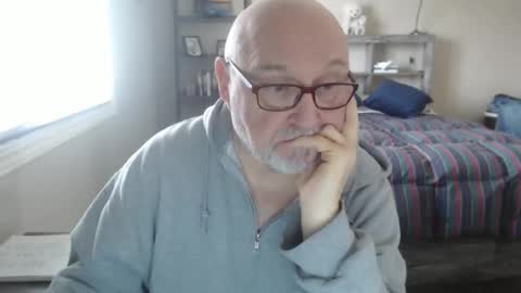 Creamormilk online show from 01/17/26, 07:06