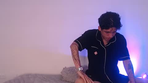  CAMILA Y SEBASTIAN online show from 09/29/25, 01:00