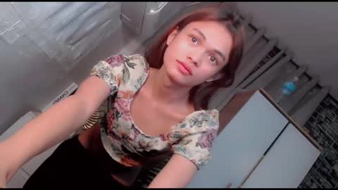 Snapshot of creamy_delilah chatting on 10/24/25, 10:00 Delilah online show from 10/24/25, 10:00