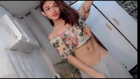 Snapshot of creamy_delilah chatting on 10/26/25, 10:21 Delilah online show from 10/26/25, 10:21