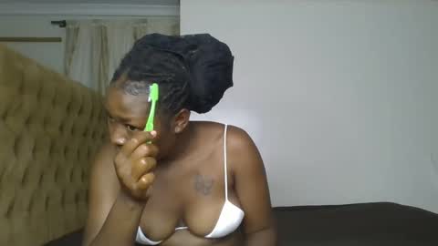 creamy_pie1 online show from 02/12/26, 10:05