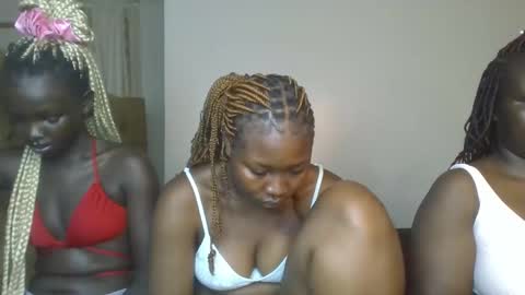 creamy_pie1 online show from 02/27/26, 05:18