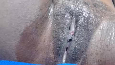 Snapshot of creamybabes0 chatting on 12/20/25, 05:36 creamybabes0 online show from 12/20/25, 05:36