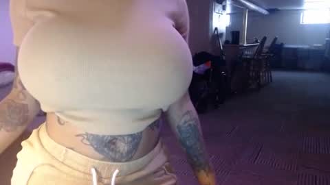 CreamyExotica online show from 02/01/26, 01:53