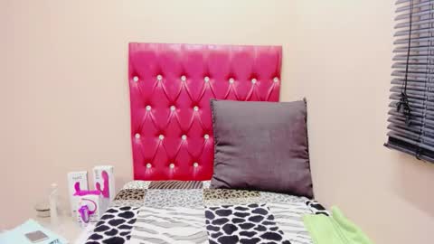 creamyindian4u online show from 05/09/26, 06:29
