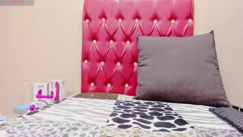 creamyindian4u online show from 05/14/26, 05:36