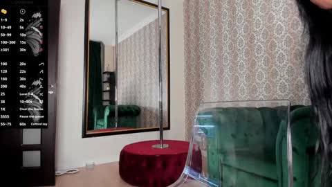 Sophie online show from 01/08/25, 07:24