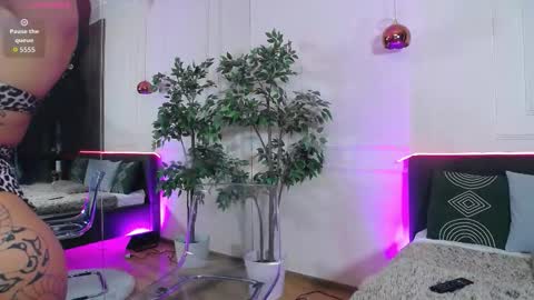 Sophie online show from 10/27/25, 12:31