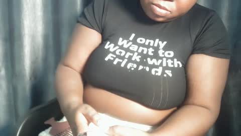 Snapshot of creamyposh1 chatting on 12/02/25, 04:40 creamyposh1 online show from 12/02/25, 04:40