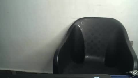 Snapshot of creamyposh1 chatting on 01/14/26, 05:51 creamyposh1 online show from 01/14/26, 05:51