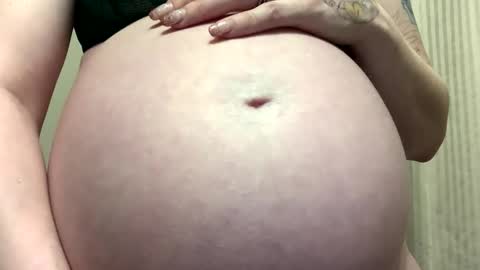 Snapshot of creative_k chatting on 02/10/26, 04:33 Breed me daddy online show from 02/10/26, 04:33