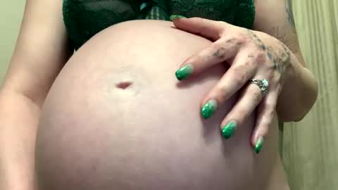 Snapshot of creative_k chatting on 02/18/26, 06:26 Breed me daddy online show from 02/18/26, 06:26