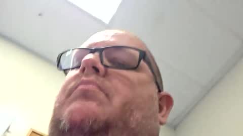 The hopeless romantic online show from 12/17/25, 04:29