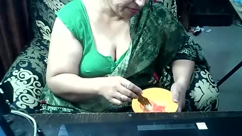 Snapshot of crezybhabihot chatting on 07/06/26, 07:16 Sonika69 online show from 07/06/26, 07:16