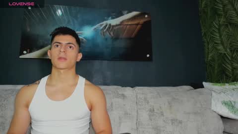 Snapshot of crhistian1_ chatting on 01/04/25, 09:20 CRHISTIAN online show from 01/04/25, 09:20