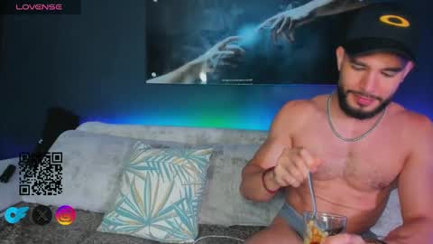 Snapshot of crhistian1_ chatting on 02/01/25, 04:35 CRHISTIAN online show from 02/01/25, 04:35