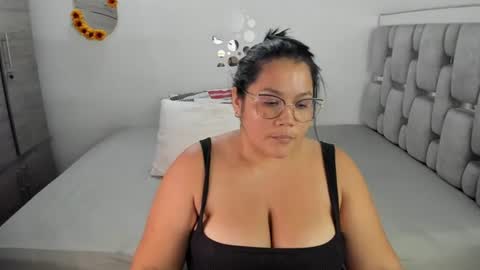 Snapshot of criistal_0 chatting on 06/14/26, 01:58 criistal_0 online show from 06/14/26, 01:58