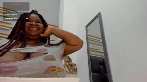 criistal_castro online show from 05/08/26, 12:32