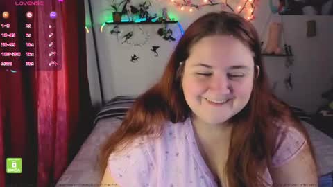 Snapshot of crim0nrose chatting on 07/07/26, 06:05 Crimson Rose online show from 07/07/26, 06:05