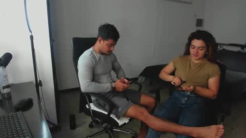 Crimson heart online show from 12/19/24, 02:46