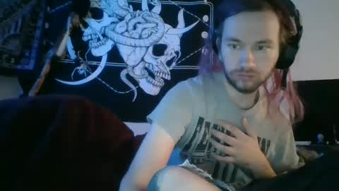 Snapshot of crimsondae chatting on 12/19/24, 03:07 Spookie Dae online show from 12/19/24, 03:07