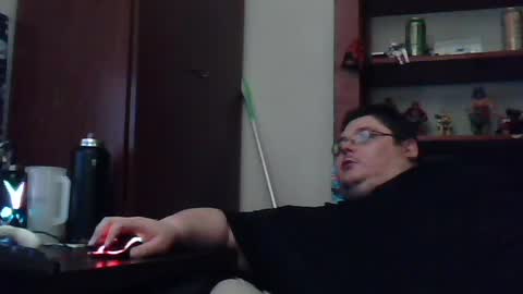 Snapshot of crimsonducki chatting on 06/22/26, 04:42 Duckie online show from 06/22/26, 04:42