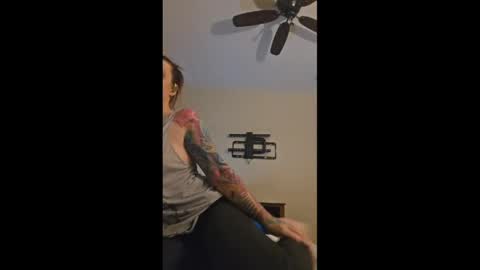 crimsongingerale online show from 04/01/26, 08:17