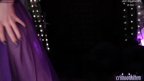 Snapshot of crimsonkitten chatting on 10/14/25, 04:35 Crimson Kitten online show from 10/14/25, 04:35