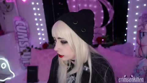 Snapshot of crimsonkitten chatting on 11/20/25, 05:51 Crimson Kitten online show from 11/20/25, 05:51