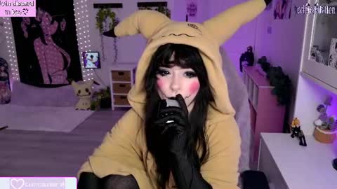Snapshot of crimsonkitten chatting on 06/15/26, 12:24 Crimson Kitten online show from 06/15/26, 12:24