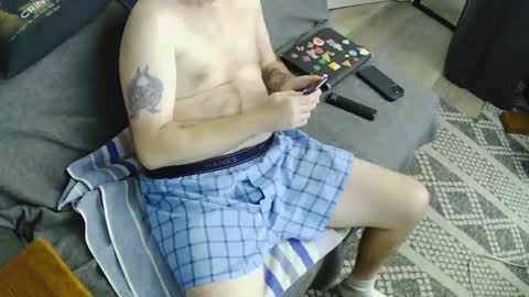Tokey Smurf hanging out never done this before online show from 10/01/25, 11:55
