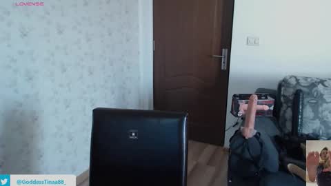 Snapshot of cris_tinne chatting on 10/28/25, 07:34 cris_tinne online show from 10/28/25, 07:34