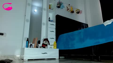 yereimis y jaider  online show from 02/25/25, 05:36