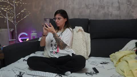 crissy_love online show from 02/06/25, 11:37