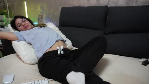 crissy_love online show from 02/10/25, 11:02